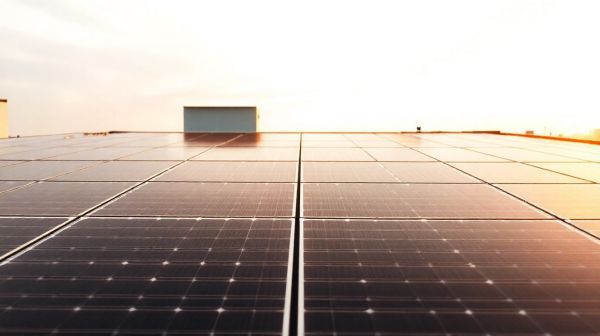 Top raisons d'opter pour l'investissement dans des panneaux solaires